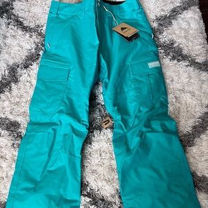 Burton Relaxed cargo snowboard pants. New with tags